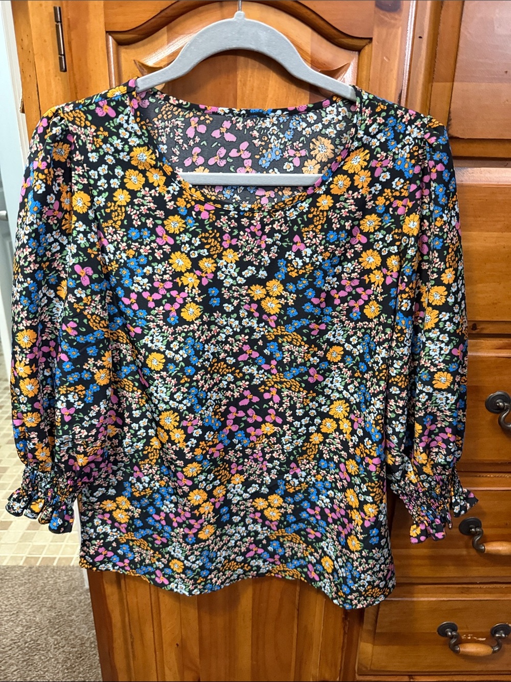 Women’s Black Floral Puff-Sleeve Blouse